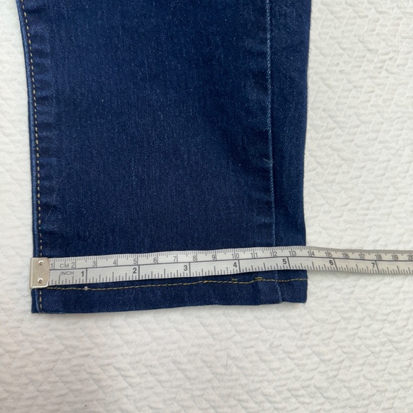 Levi's 711 Medium Wash Blue Jeans Size 27 - Picture 10 of 10